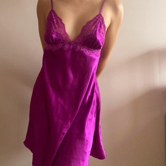 La SENZA Dresses & Skirts - ✨stunning la senza satin slip dress